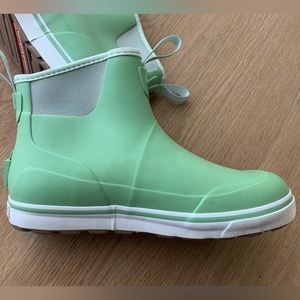 WOMEN’S DECK-BOSS ANKLE BOOT